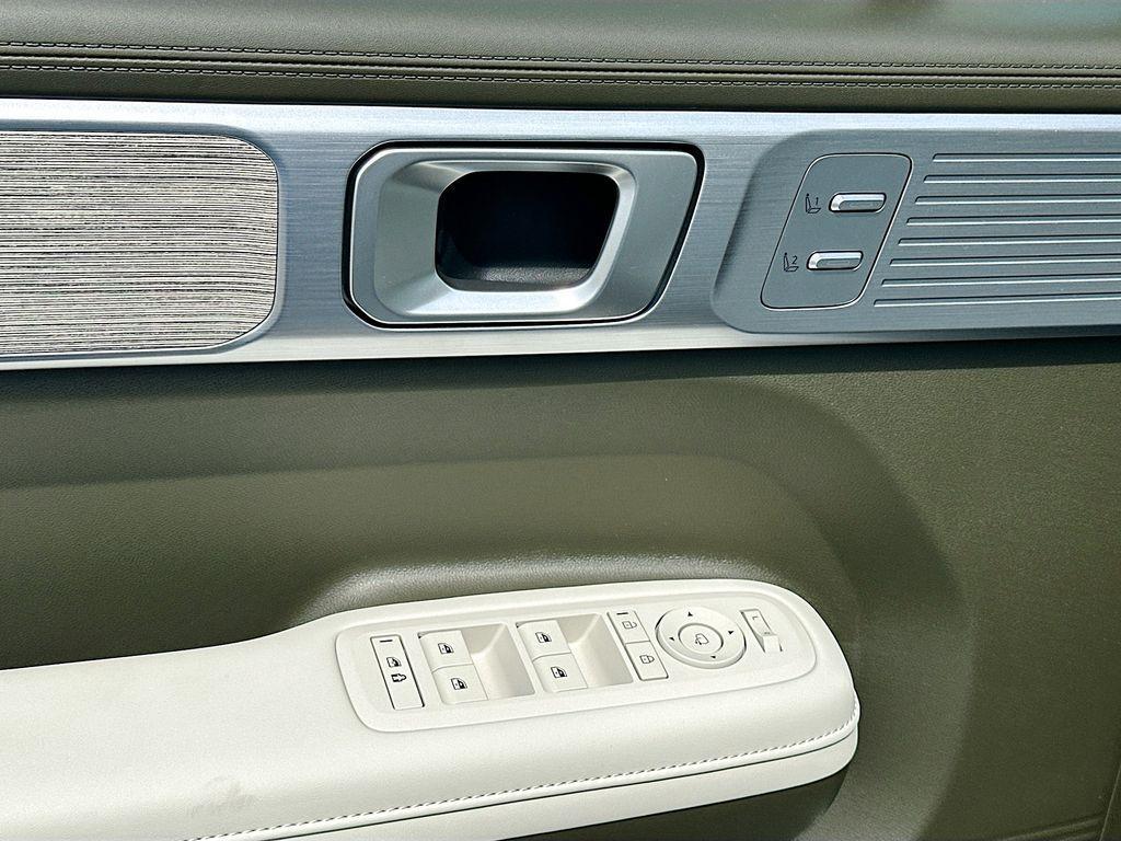 new 2025 Hyundai SANTA FE HEV car, priced at $50,525