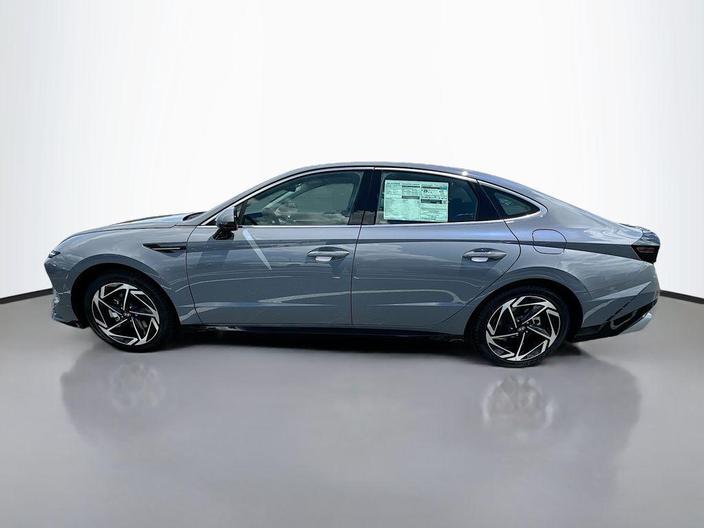 new 2025 Hyundai Sonata car, priced at $32,880