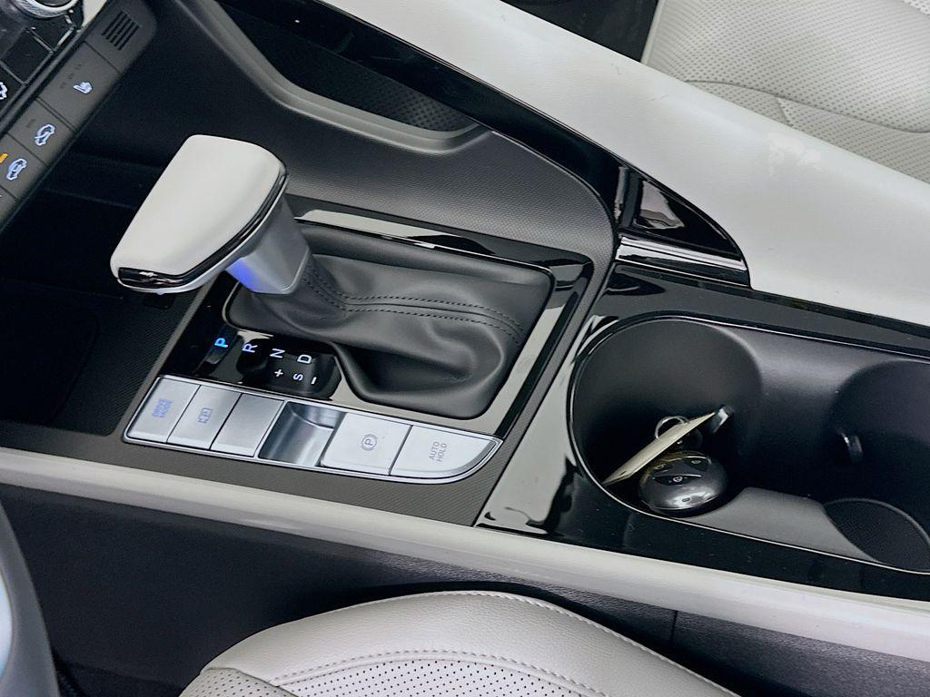 new 2025 Hyundai Elantra car, priced at $29,130