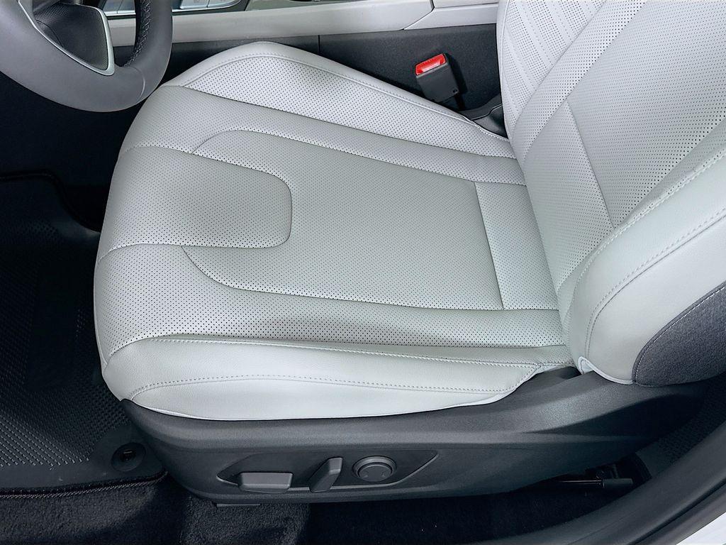 new 2025 Hyundai Elantra car, priced at $29,130