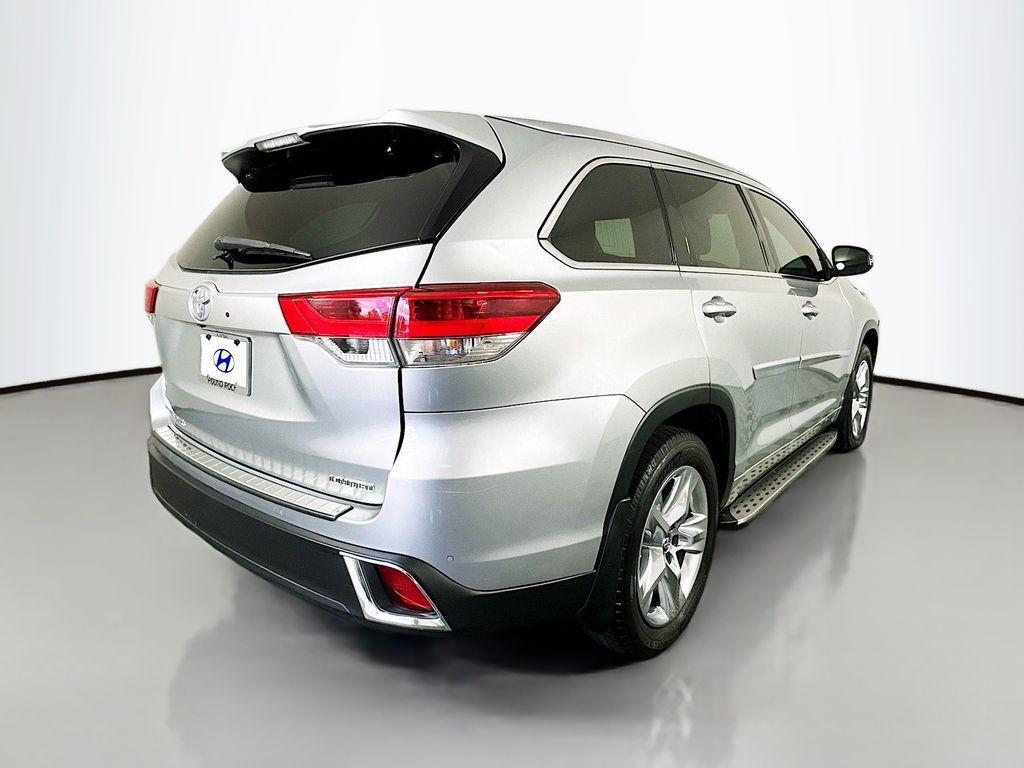 used 2017 Toyota Highlander car, priced at $19,500