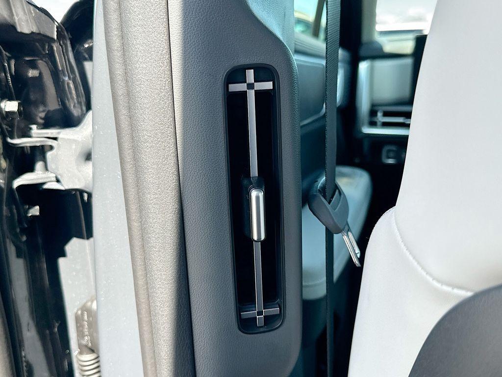 new 2025 Hyundai SANTA FE HEV car, priced at $40,014