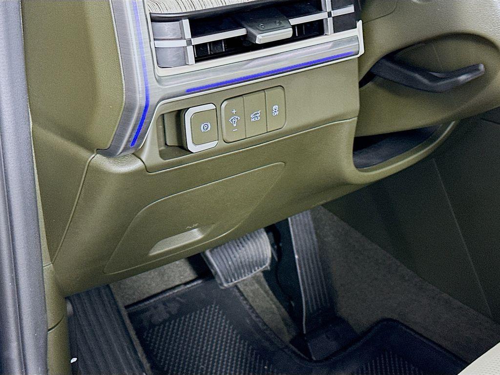 used 2025 Hyundai Santa Fe car, priced at $41,999