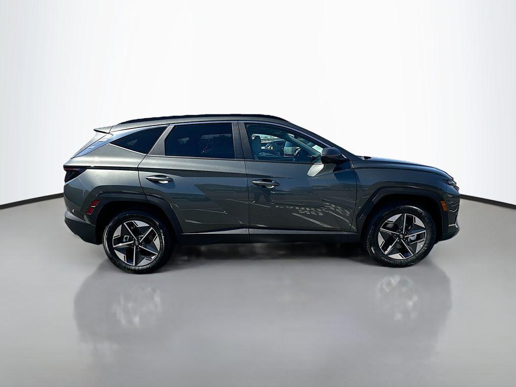 new 2025 Hyundai TUCSON Hybrid car, priced at $38,405