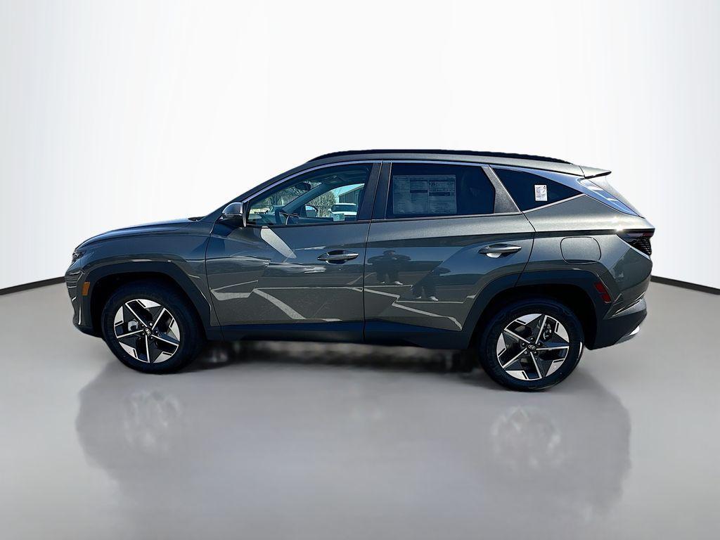 new 2025 Hyundai TUCSON Hybrid car, priced at $38,405