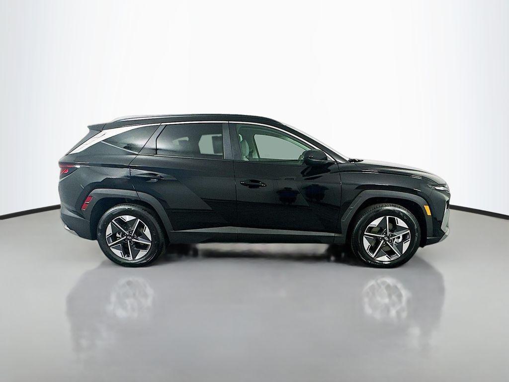 new 2025 Hyundai Tucson car, priced at $32,550