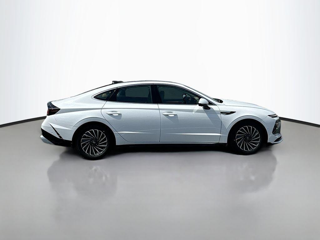 new 2025 Hyundai Sonata Hybrid car, priced at $39,960
