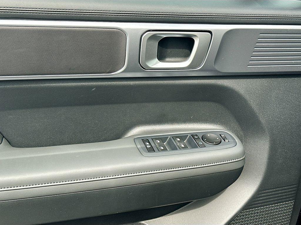 new 2025 Hyundai Santa Fe car, priced at $39,184