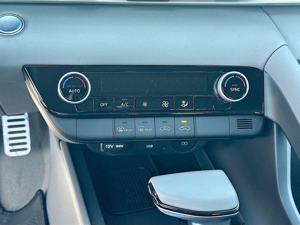 new 2025 Hyundai Elantra car, priced at $24,875