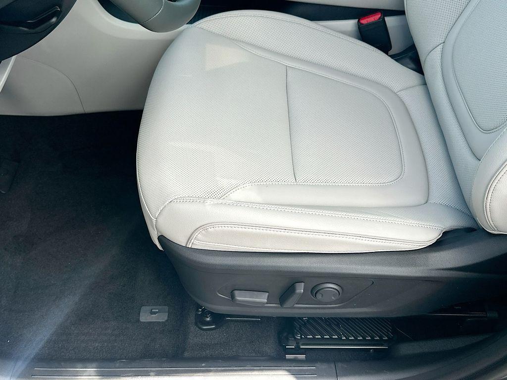 new 2025 Hyundai TUCSON Hybrid car, priced at $43,360