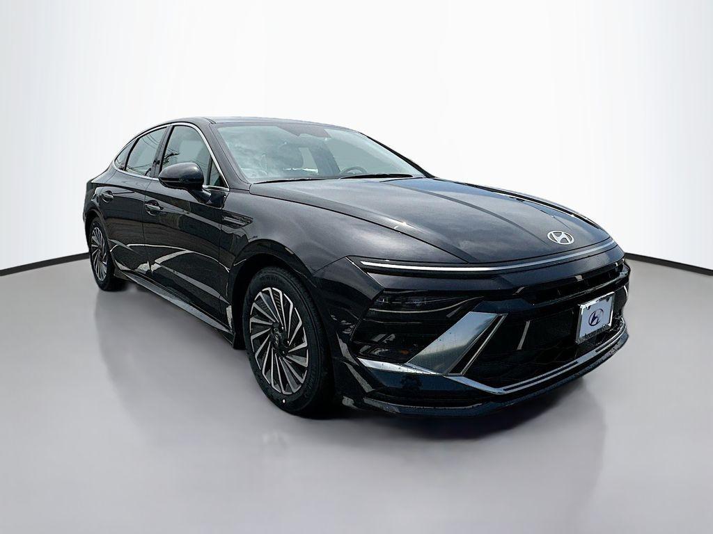 new 2025 Hyundai Sonata Hybrid car, priced at $33,025