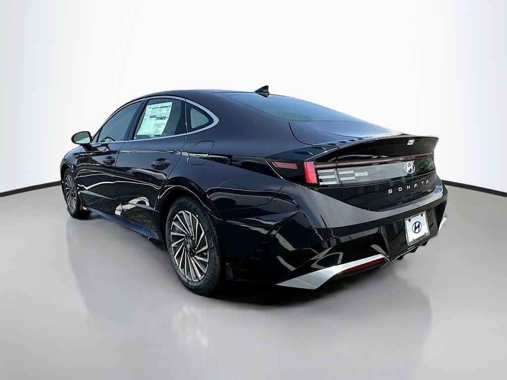 new 2025 Hyundai Sonata Hybrid car, priced at $33,025