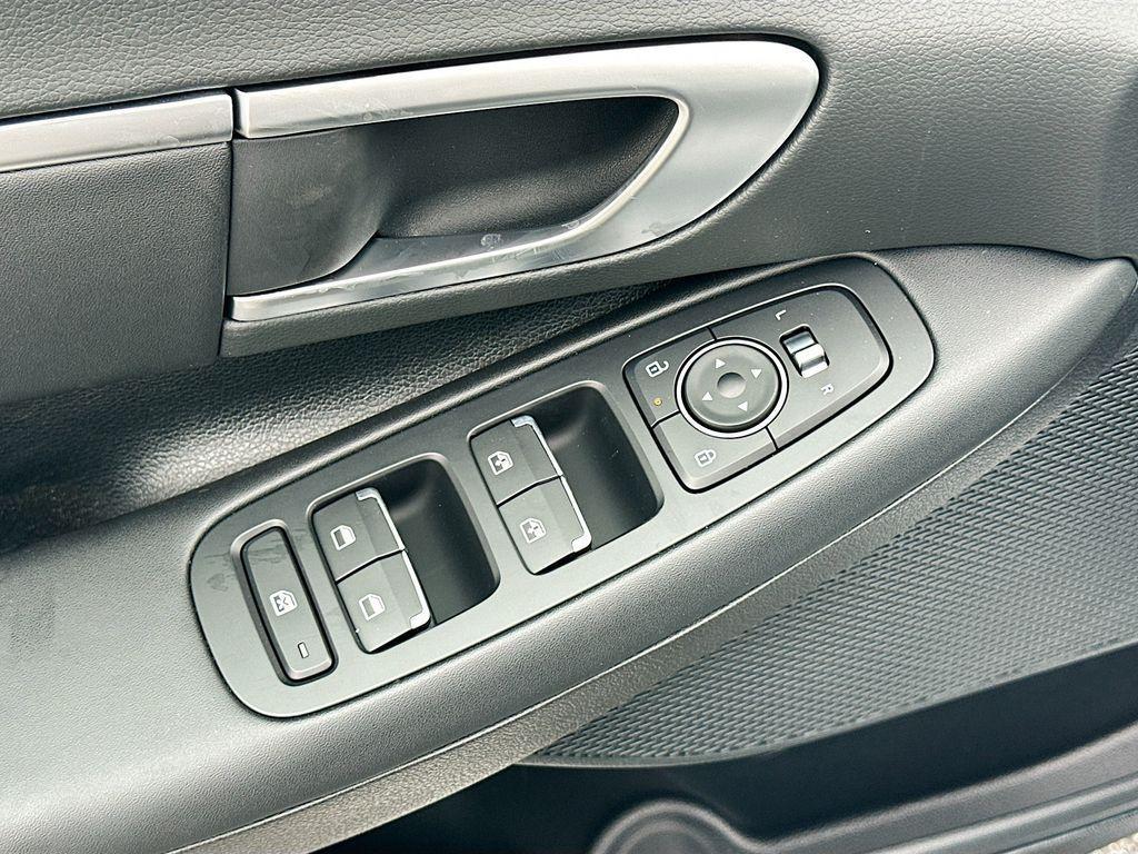 new 2025 Hyundai Sonata Hybrid car, priced at $33,723