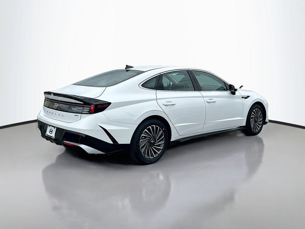 new 2025 Hyundai Sonata Hybrid car, priced at $33,723