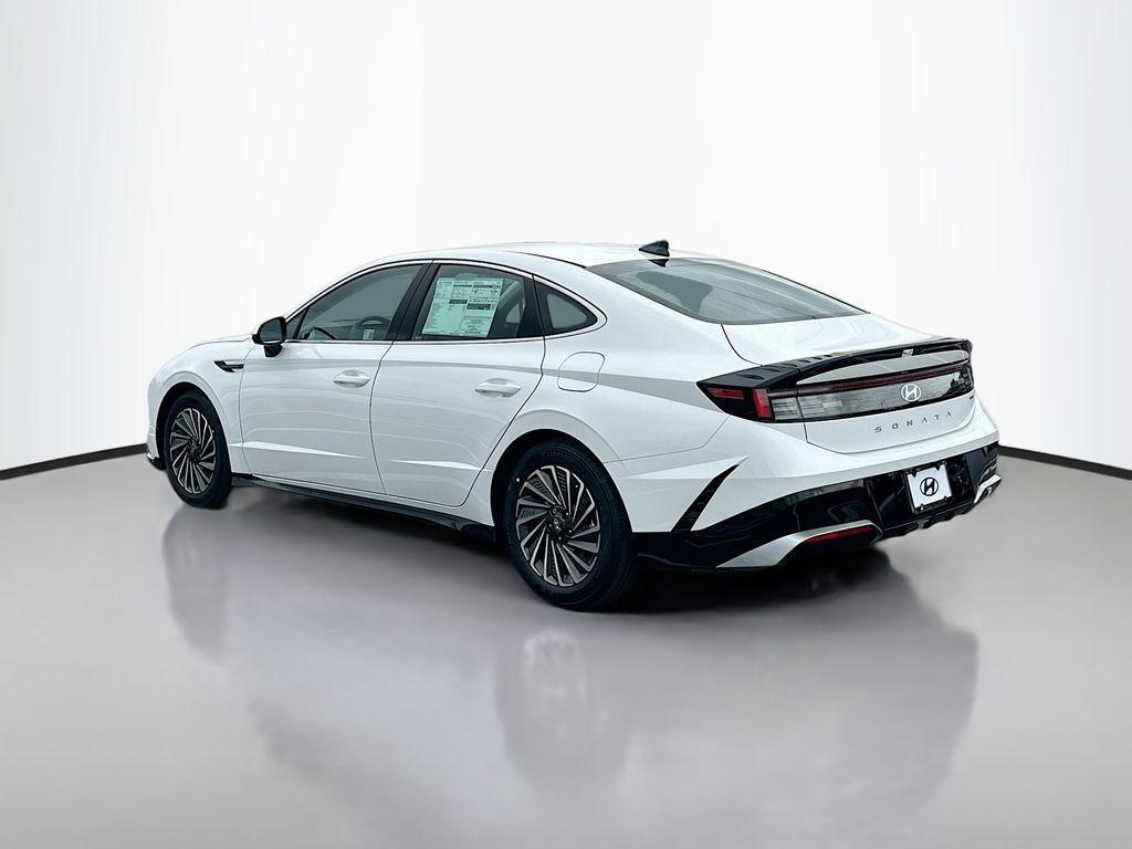 new 2025 Hyundai Sonata Hybrid car, priced at $33,723
