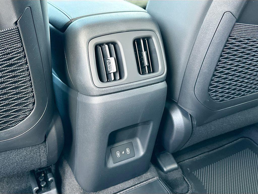 new 2025 Hyundai TUCSON Hybrid car, priced at $38,560