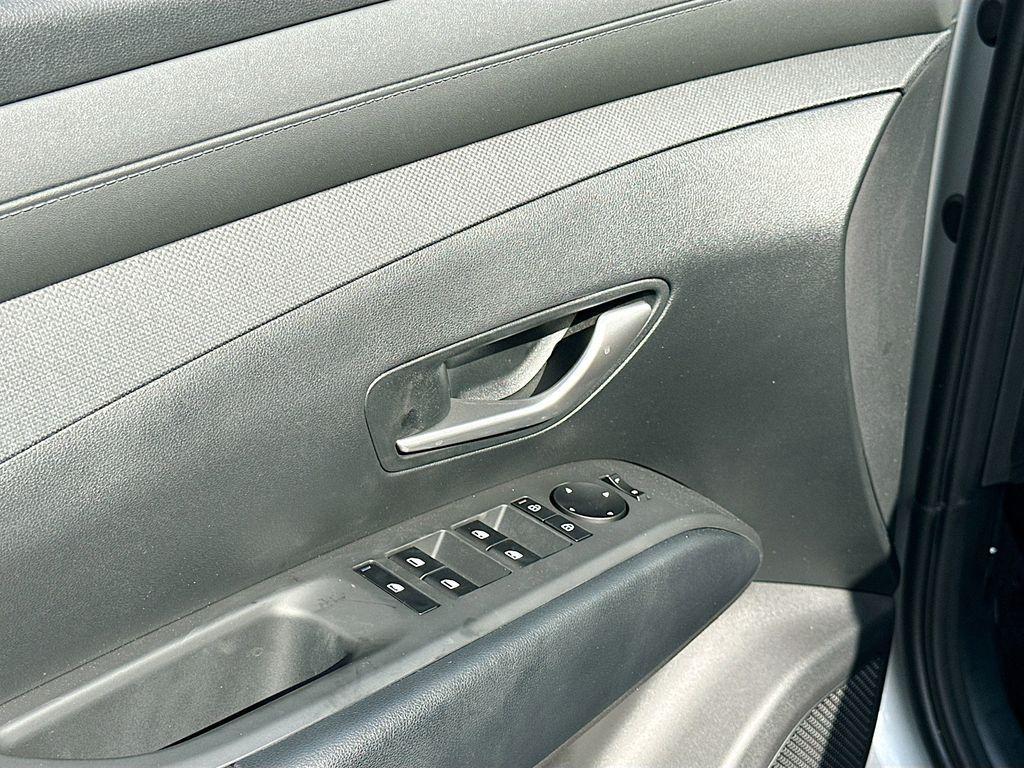 new 2025 Hyundai TUCSON Hybrid car, priced at $38,560