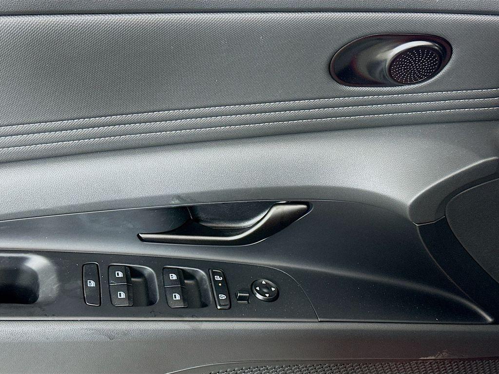 new 2025 Hyundai Elantra car, priced at $25,660