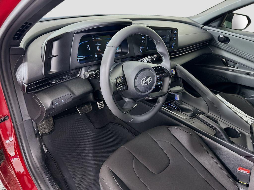 new 2025 Hyundai Elantra car, priced at $25,660