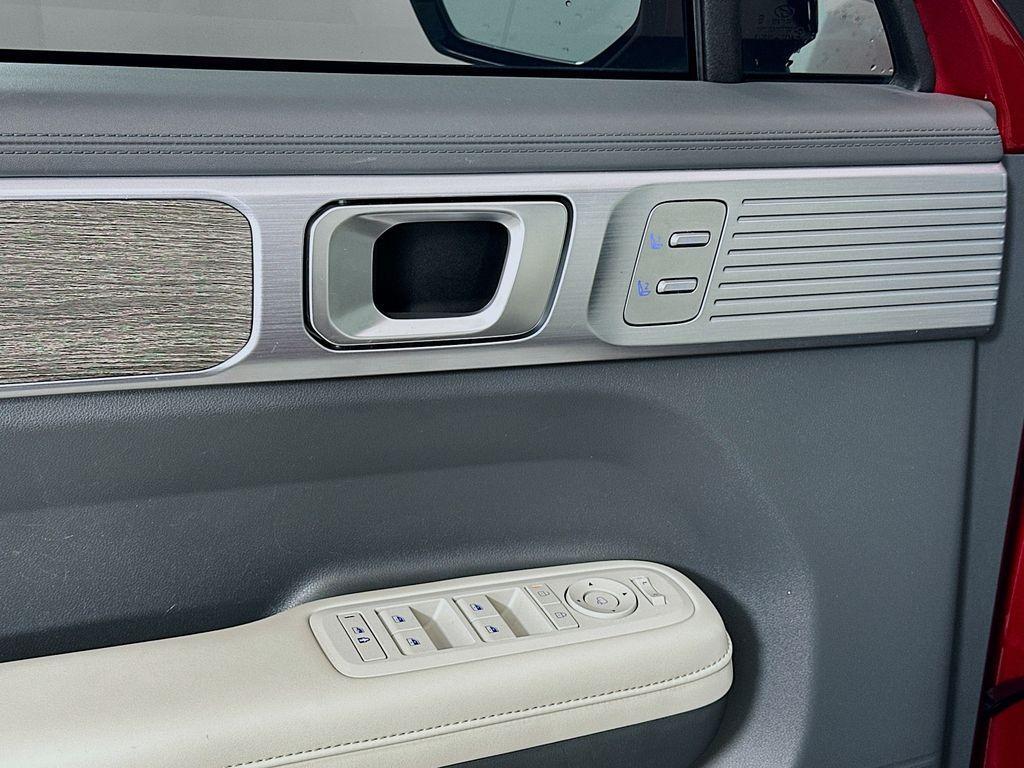 used 2024 Hyundai Santa Fe car, priced at $40,999