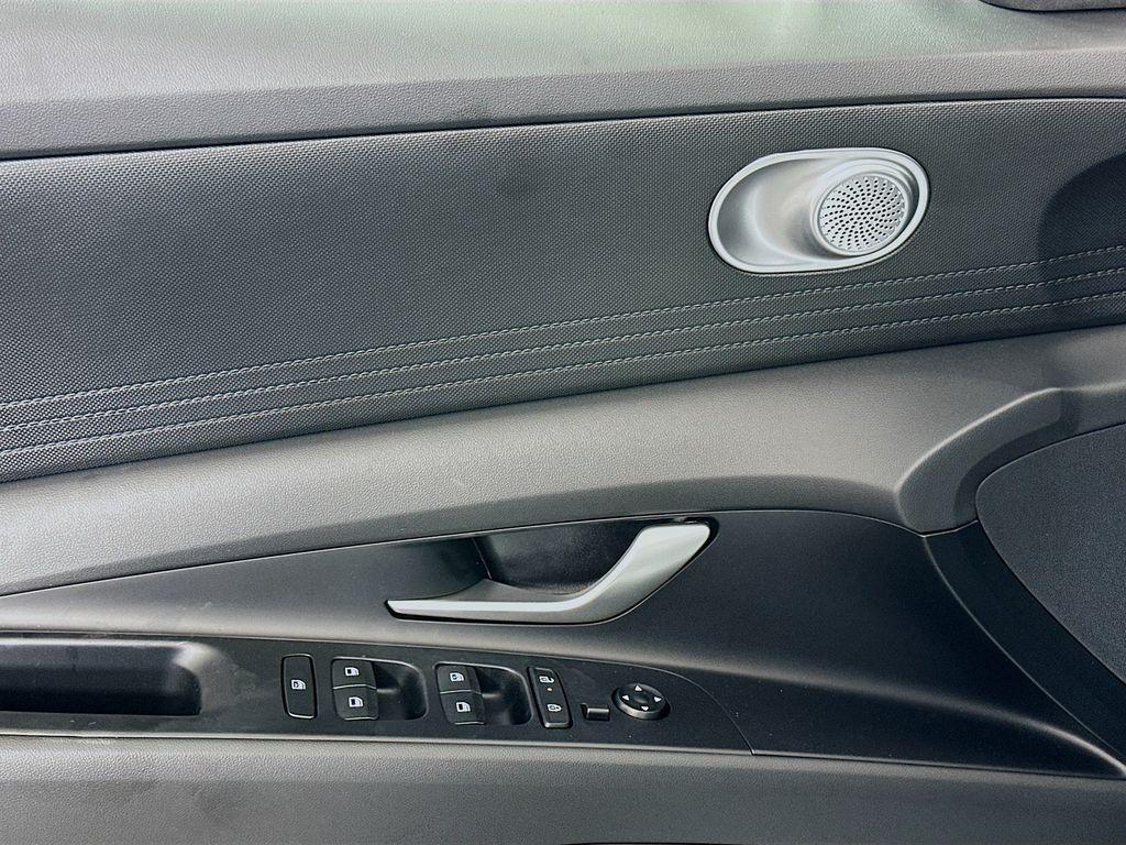 new 2025 Hyundai ELANTRA HEV car, priced at $27,880