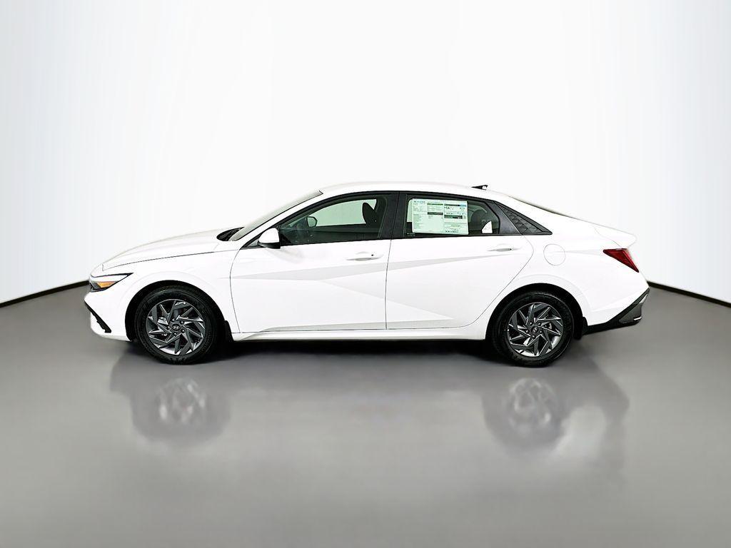 new 2025 Hyundai ELANTRA HEV car, priced at $27,880