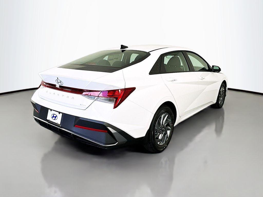 new 2025 Hyundai ELANTRA HEV car, priced at $27,880