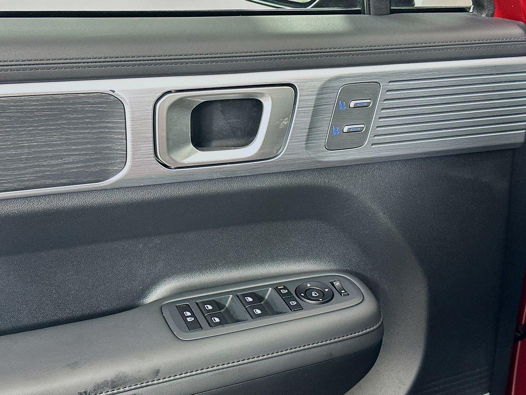 used 2024 Hyundai Santa Fe car, priced at $36,999