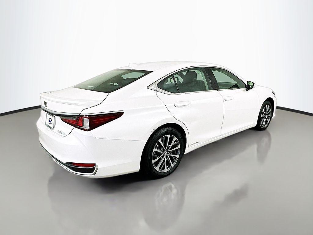 used 2022 Lexus ES 300h car, priced at $32,999