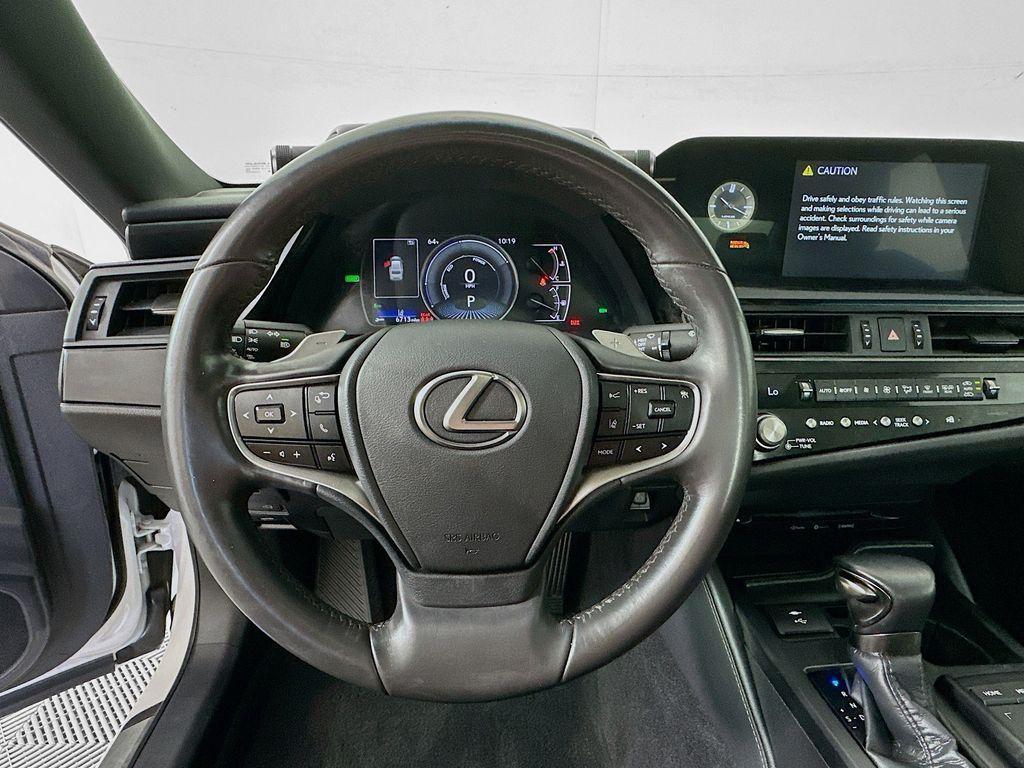 used 2022 Lexus ES 300h car, priced at $32,999