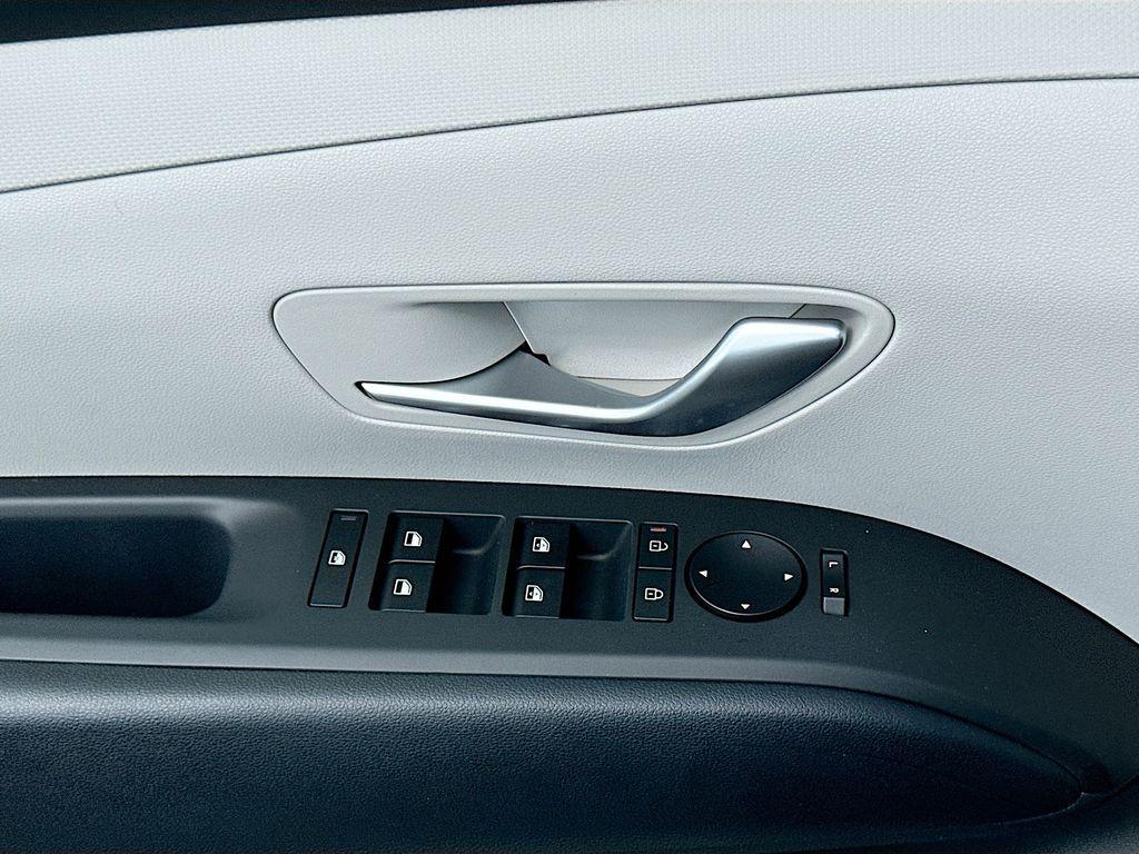 new 2025 Hyundai TUCSON Hybrid car, priced at $35,465