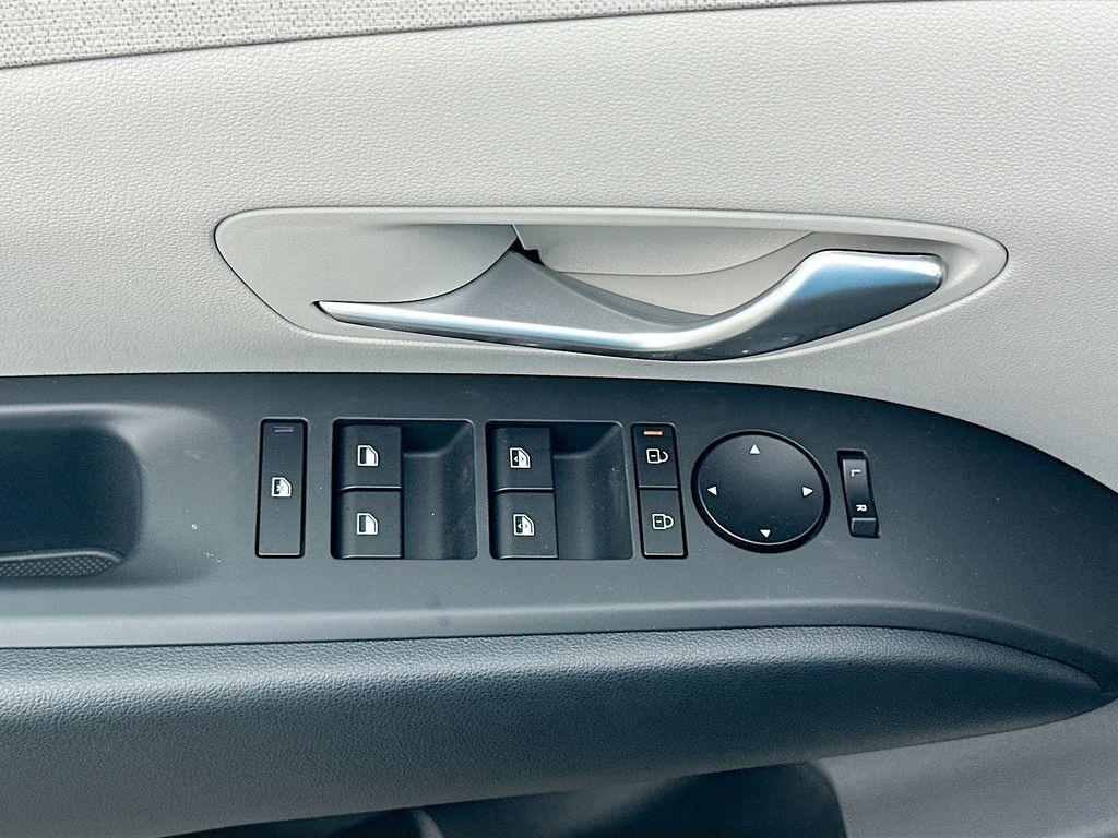 new 2025 Hyundai TUCSON Hybrid car, priced at $38,405