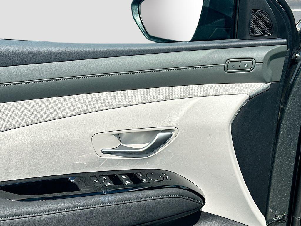 new 2025 Hyundai TUCSON Hybrid car, priced at $43,305