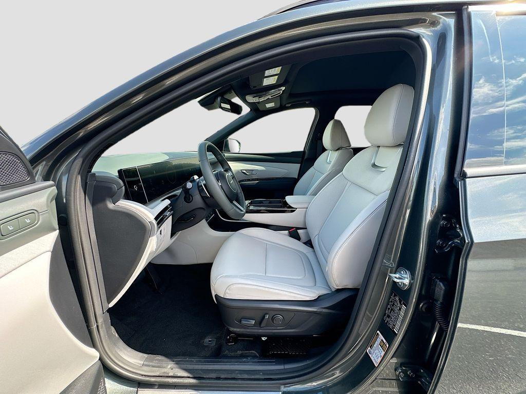 new 2025 Hyundai TUCSON Hybrid car, priced at $43,305