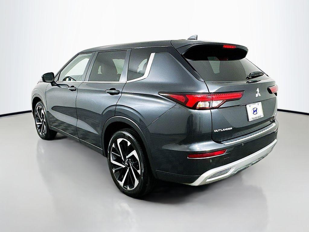 used 2024 Mitsubishi Outlander car, priced at $26,300