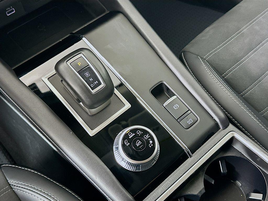 used 2024 Mitsubishi Outlander car, priced at $26,300