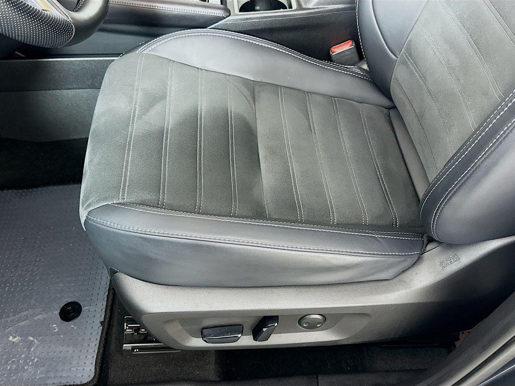 used 2024 Mitsubishi Outlander car, priced at $26,300