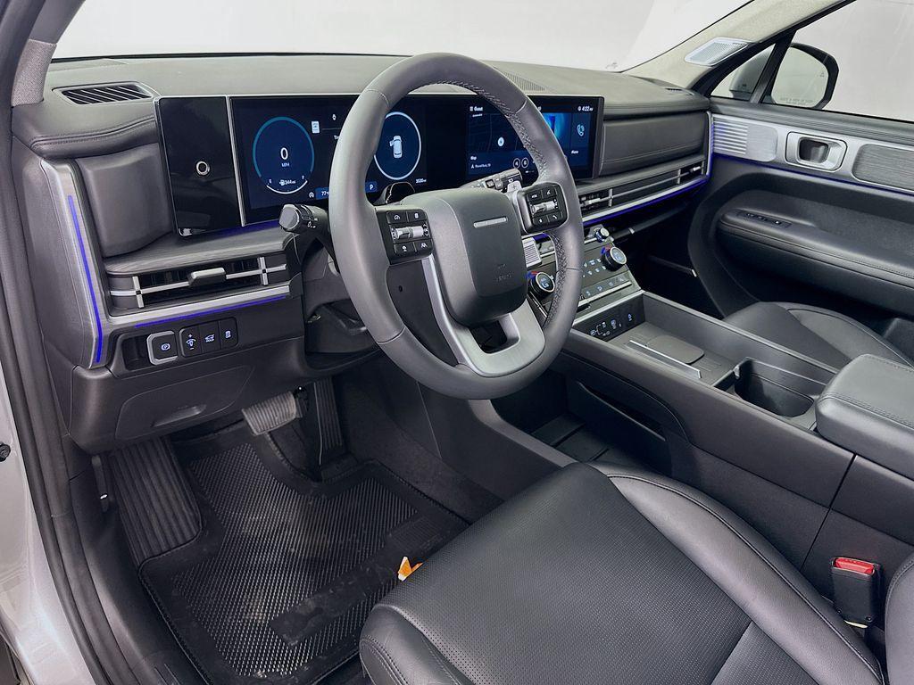 used 2025 Hyundai Santa Fe car, priced at $39,574