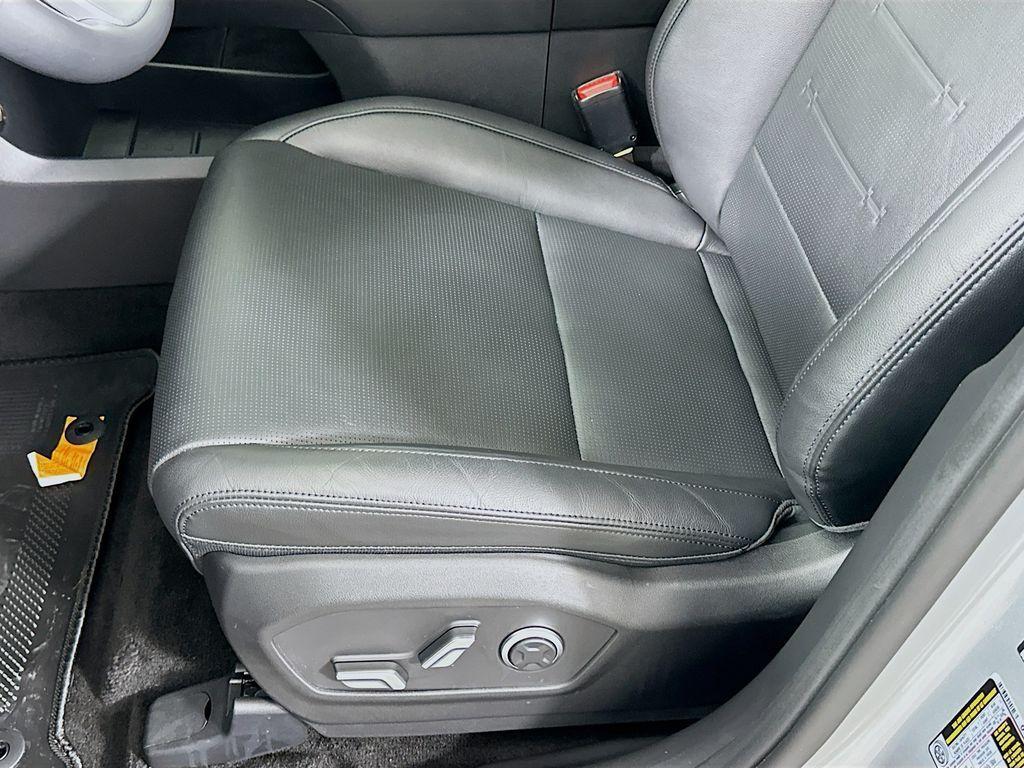 used 2025 Hyundai Santa Fe car, priced at $39,574