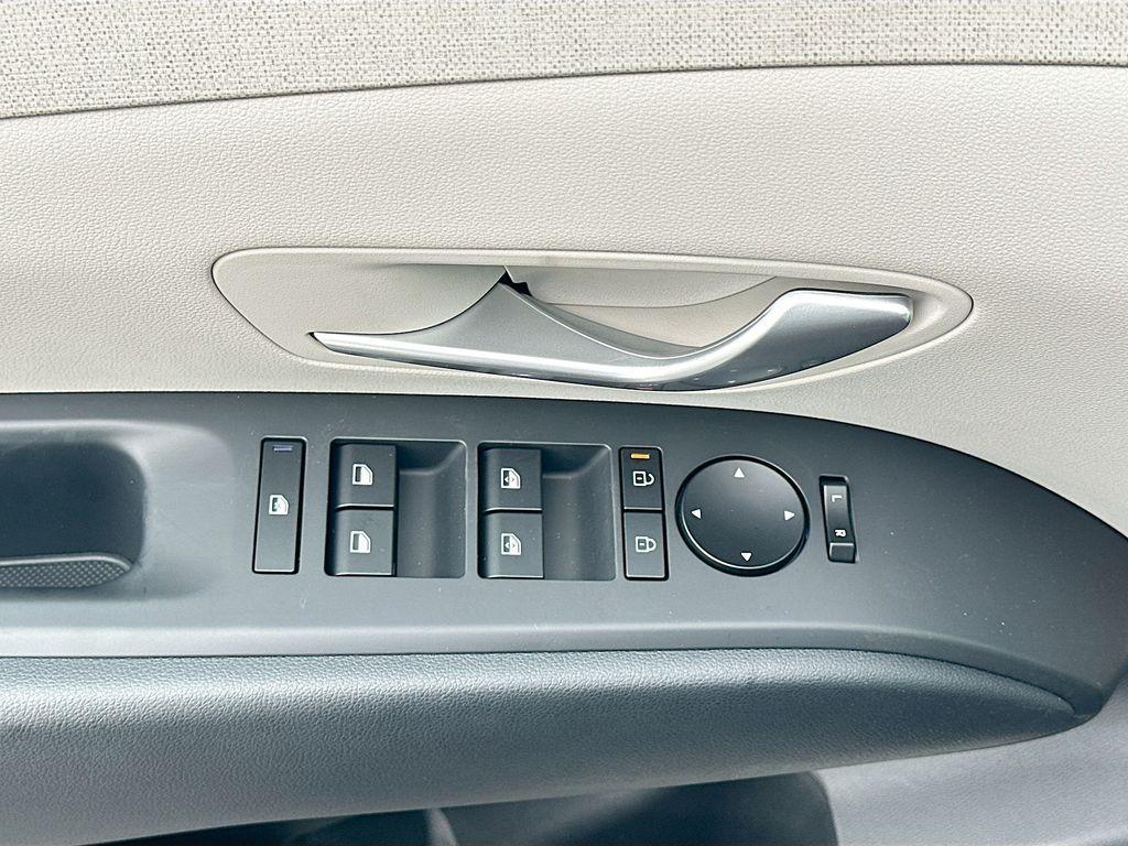 new 2025 Hyundai TUCSON Hybrid car, priced at $38,475