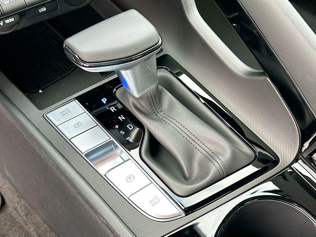 new 2025 Hyundai Elantra car, priced at $27,460