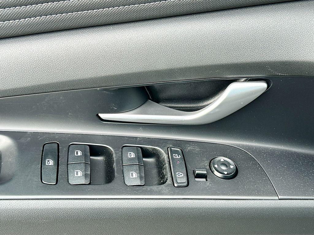 new 2025 Hyundai Elantra car, priced at $27,460