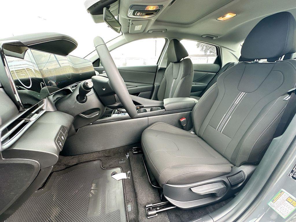 new 2025 Hyundai Elantra car, priced at $27,460