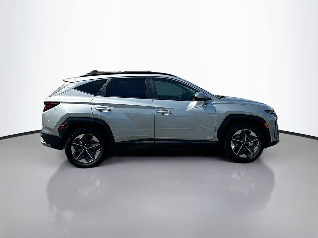 new 2025 Hyundai Tucson car, priced at $32,042