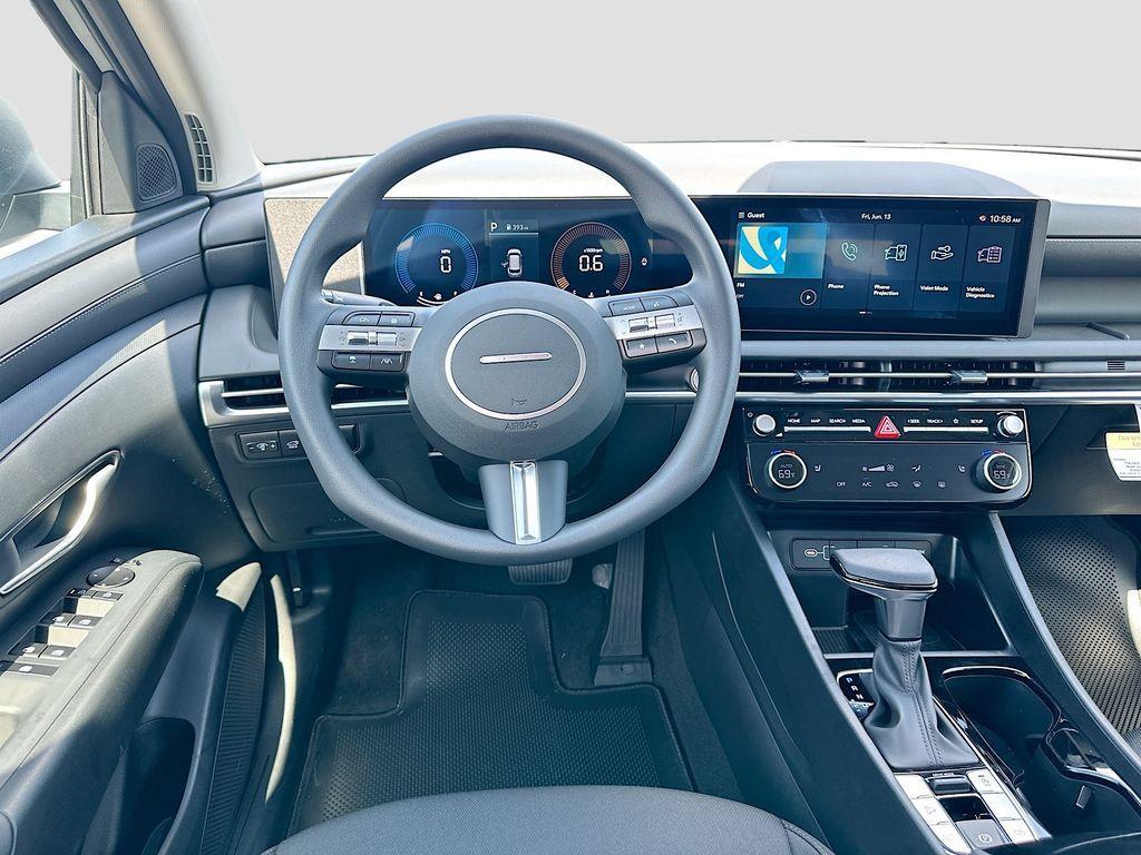 new 2025 Hyundai Tucson car, priced at $32,042