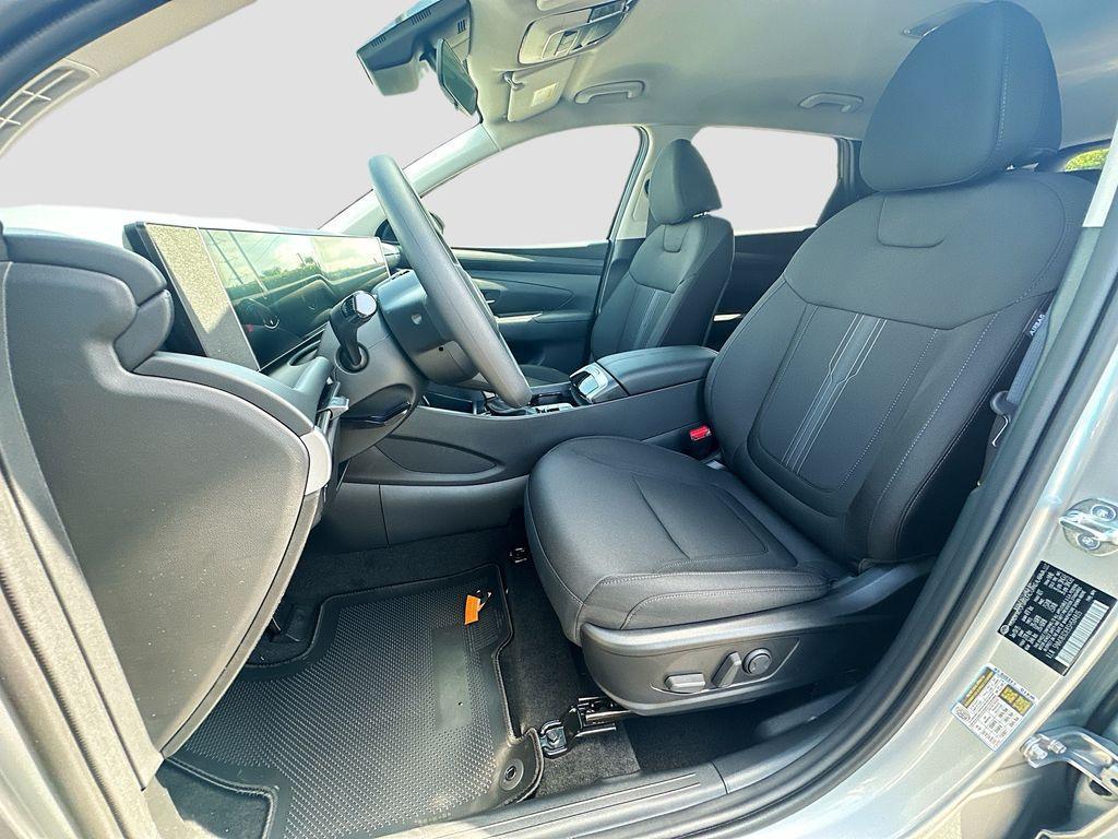 new 2025 Hyundai Tucson car, priced at $32,042