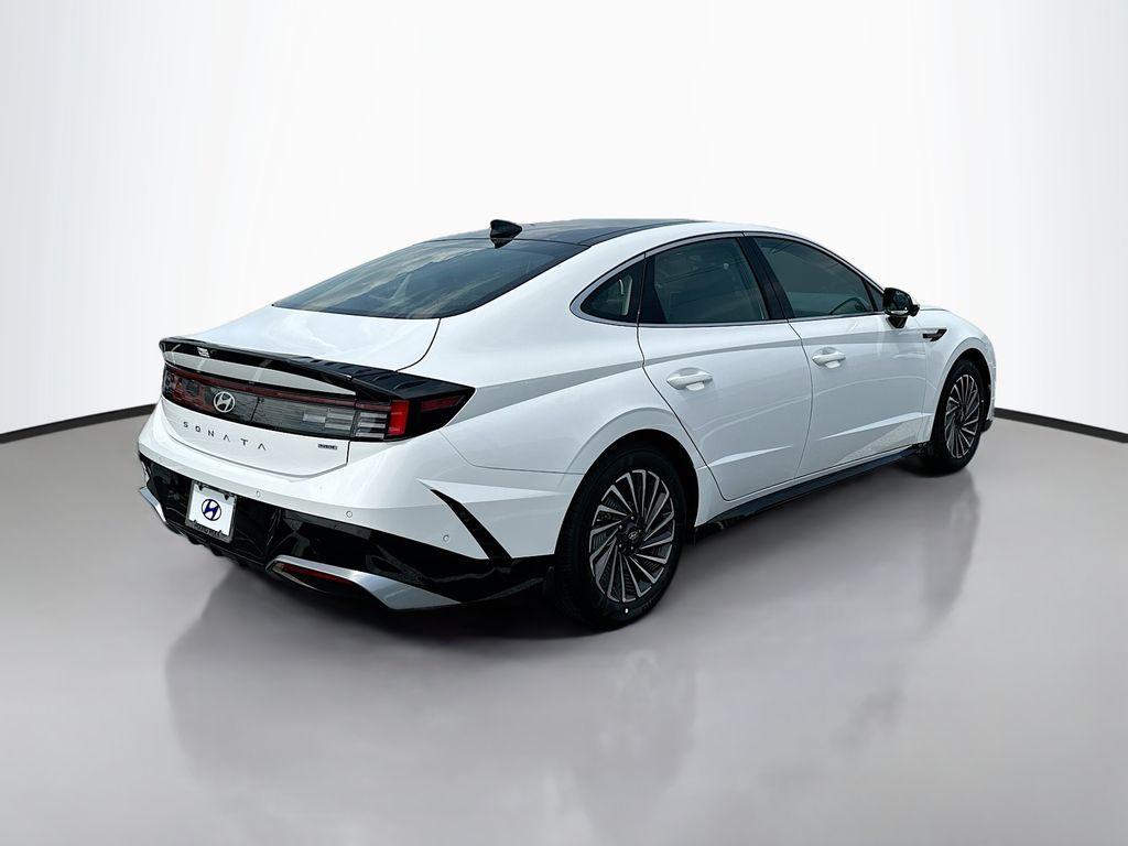 new 2025 Hyundai Sonata Hybrid car, priced at $39,960