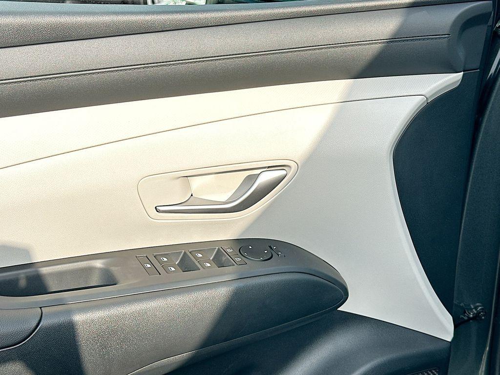 new 2025 Hyundai TUCSON Hybrid car, priced at $35,475