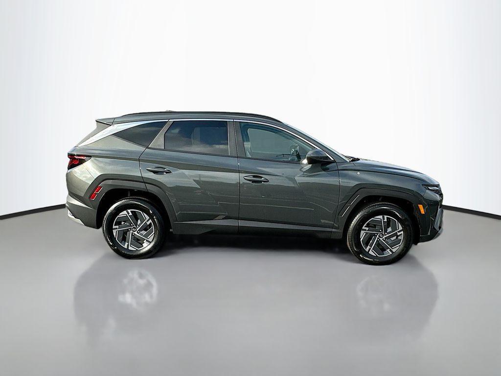 new 2025 Hyundai TUCSON Hybrid car, priced at $35,475