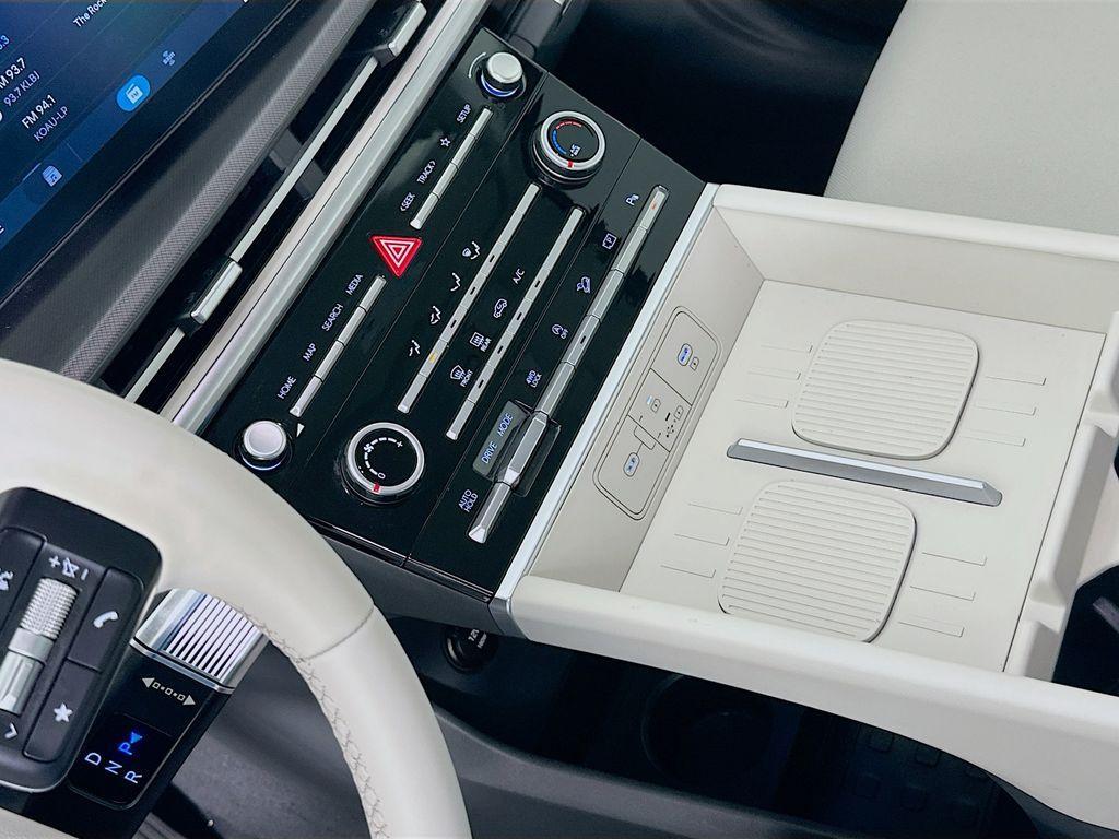 used 2024 Hyundai Santa Fe car, priced at $28,999